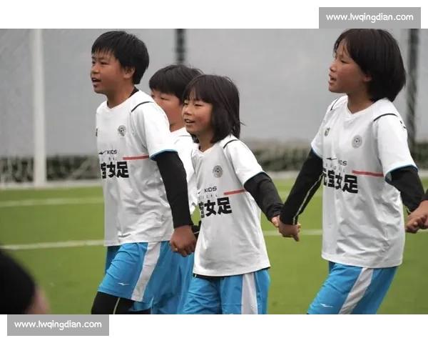 追光｜小身影里的足球专业密码